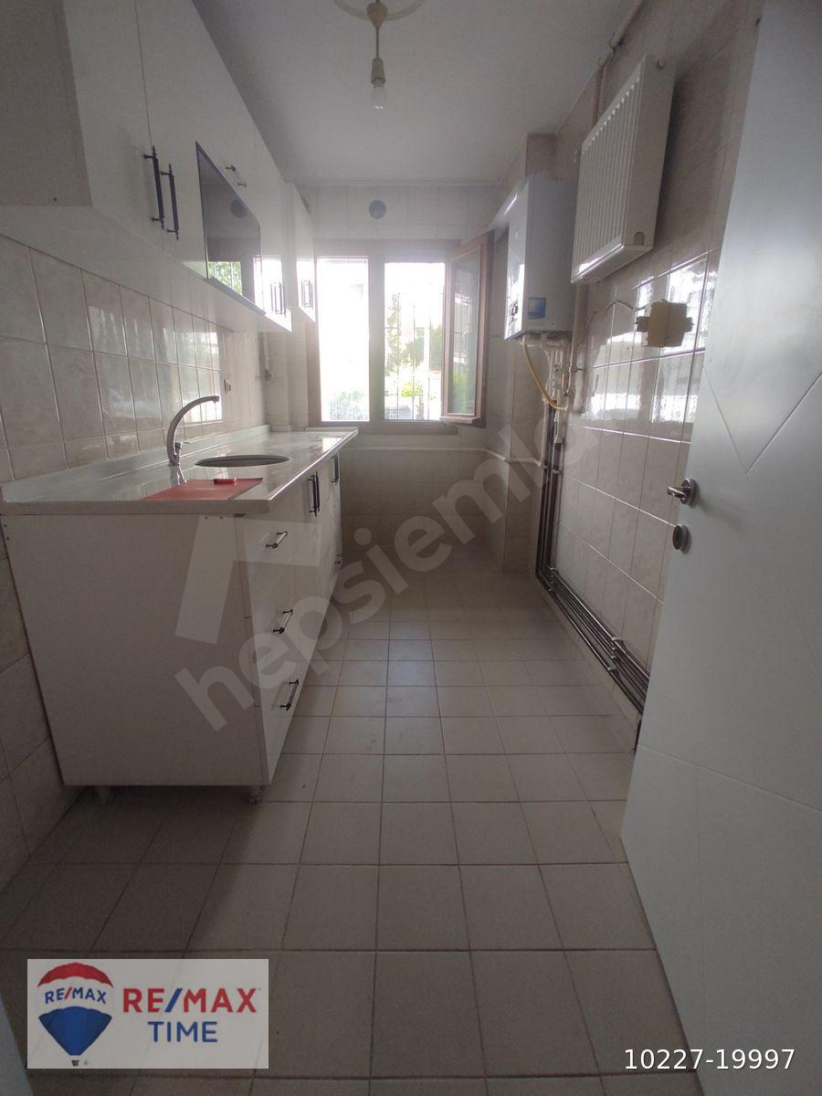 MALTEPE İDEALTEPE’DE METROYA YAKIN 3+1