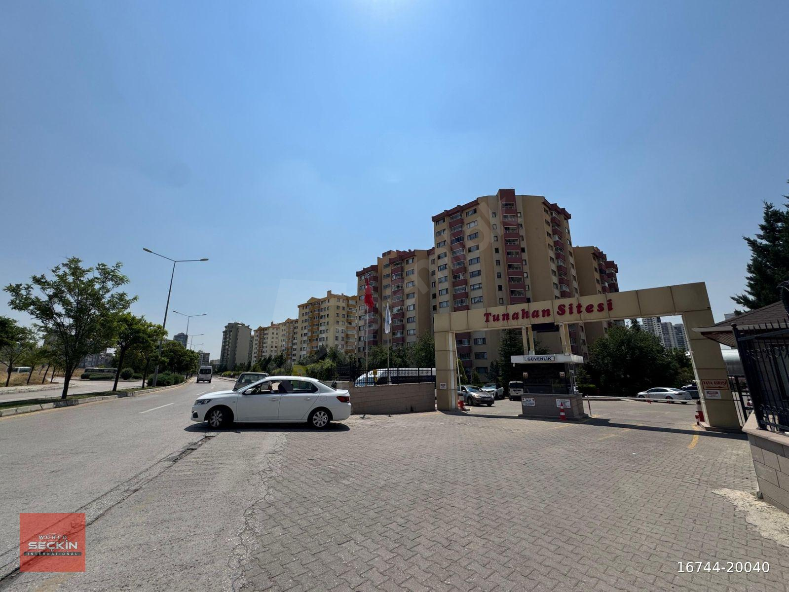 TUNAHAN SİT. METRO VE METROMALL YANI 4+1 SATILIK DAİRE SEÇKİN'DE