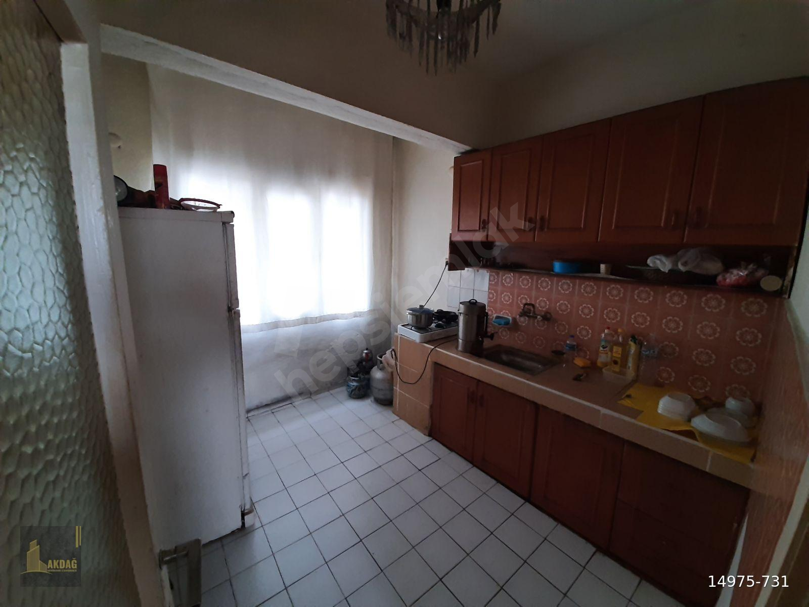 AKAĞ GAYRİMENKUL-Merkez'de 2+1 çarşı içinde 2.kat 80 m2 masraflı