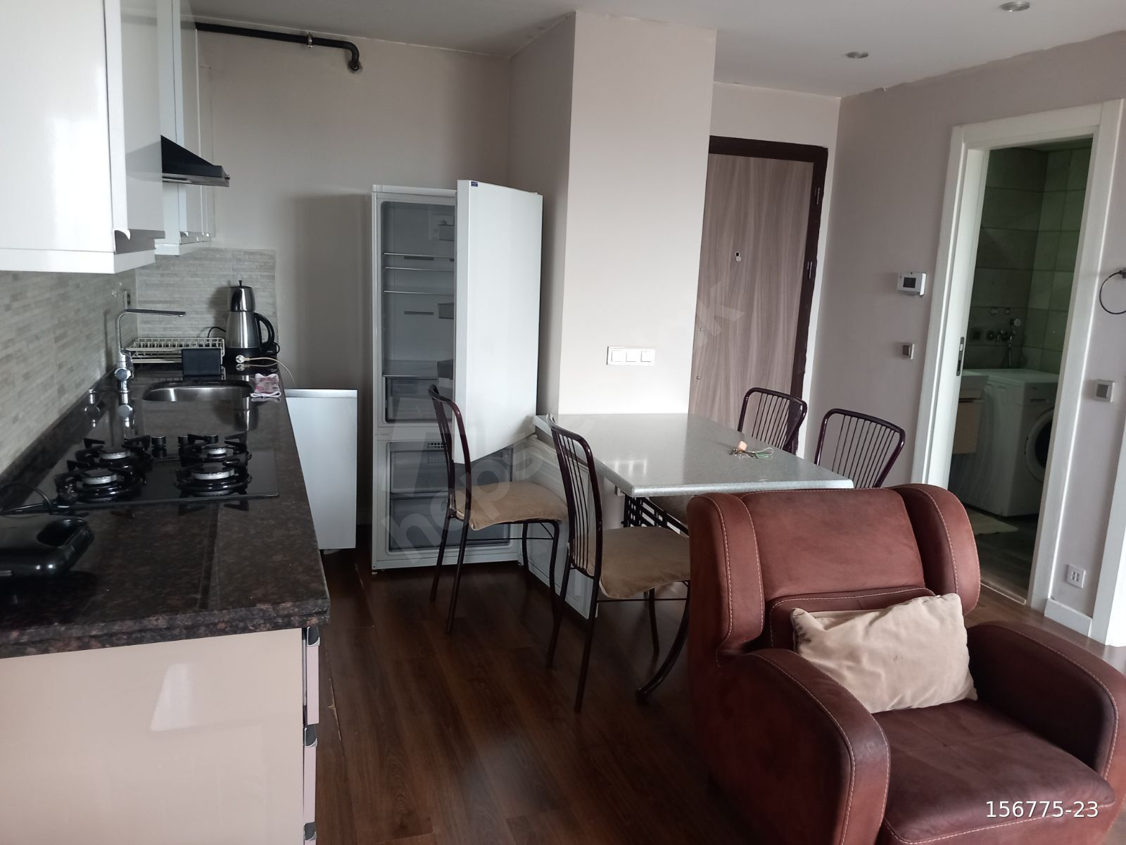 ADANA GÜRSELPAŞA DA site içerisinde ful eşyalı 1+1 daire