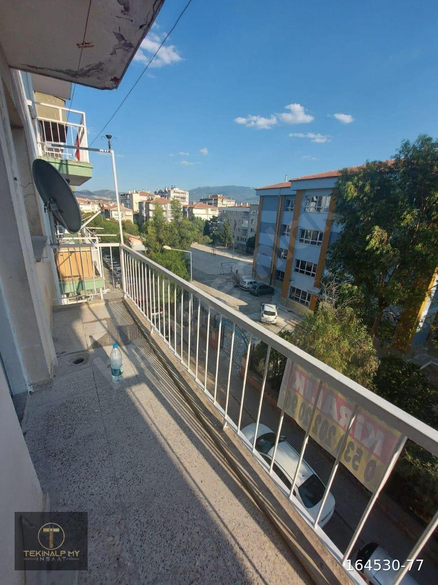 BORNOVA MERKEZDE 3+1 KİRALIK DAİRE