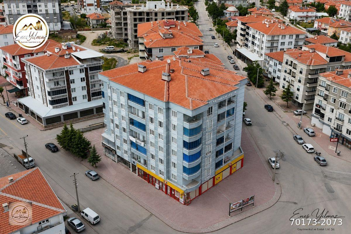 ORHANGAZİ MAHALLESİ MERKEZE YAKIN LOKASYONDA SATILIK 3+1 GENİŞ DAİRE