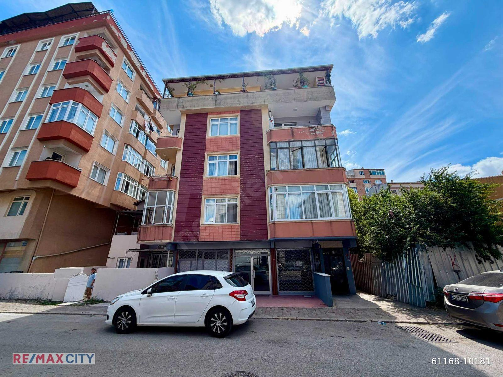 ATAŞEHİR FERHATPAŞA MAHALLESİNDE 3+1 SATILIK DAİRE