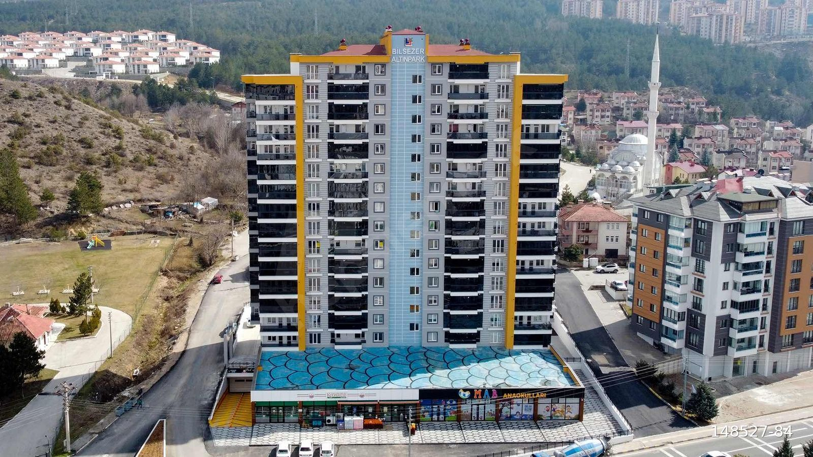 DOĞA MANZARALI ARA KAT KAPALI OTOPARKLI DAİRE