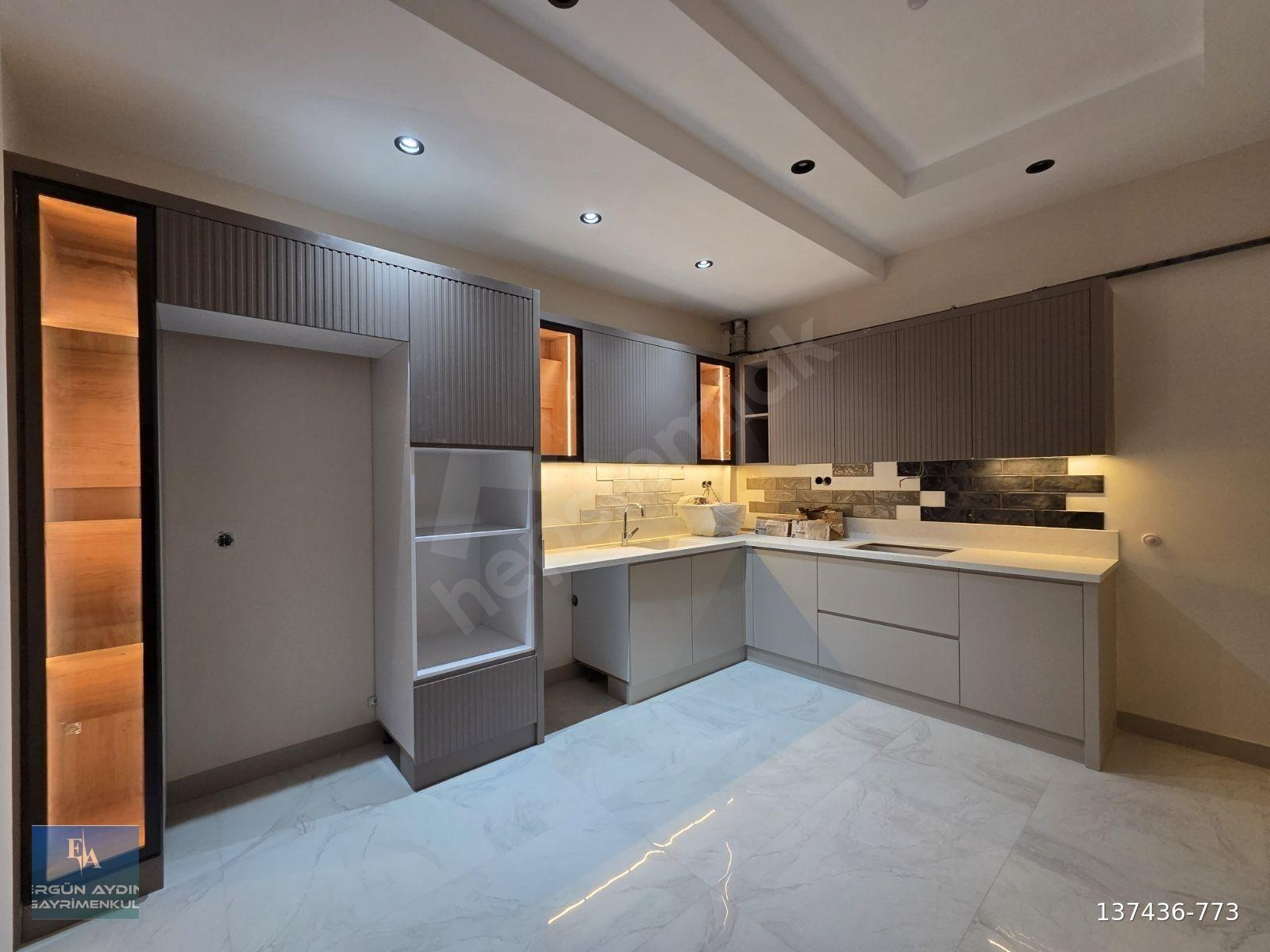 ERGÜN AYDINDAN Yenişafakta 3+1 170m2 Havuzlu Lüx Daire