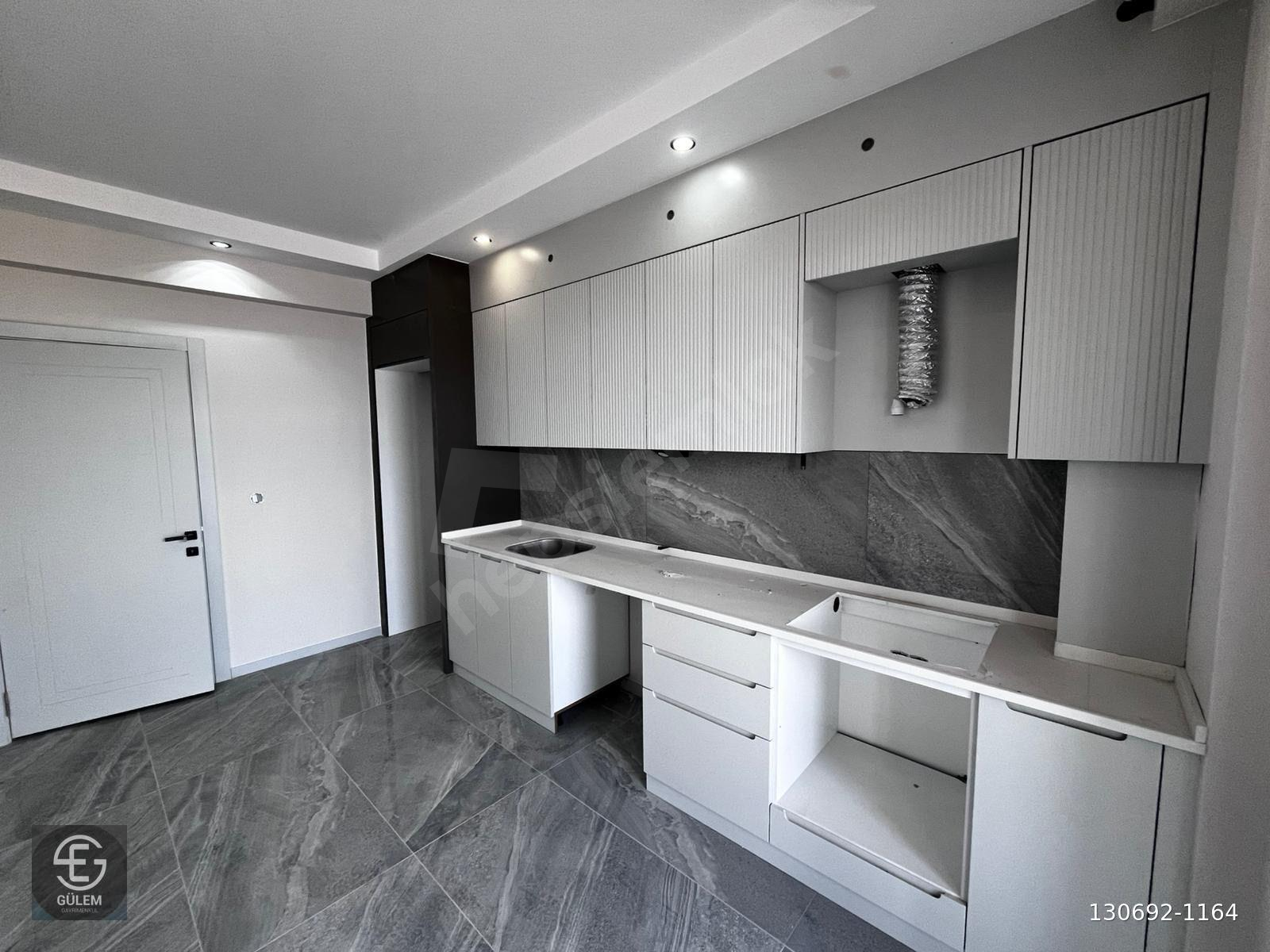 GÜLEM’den ŞEMİKLERDE ARA KAT GENİŞ 2+1 ÇOCUK OYUN PARKLI KİRALIK DAİRE