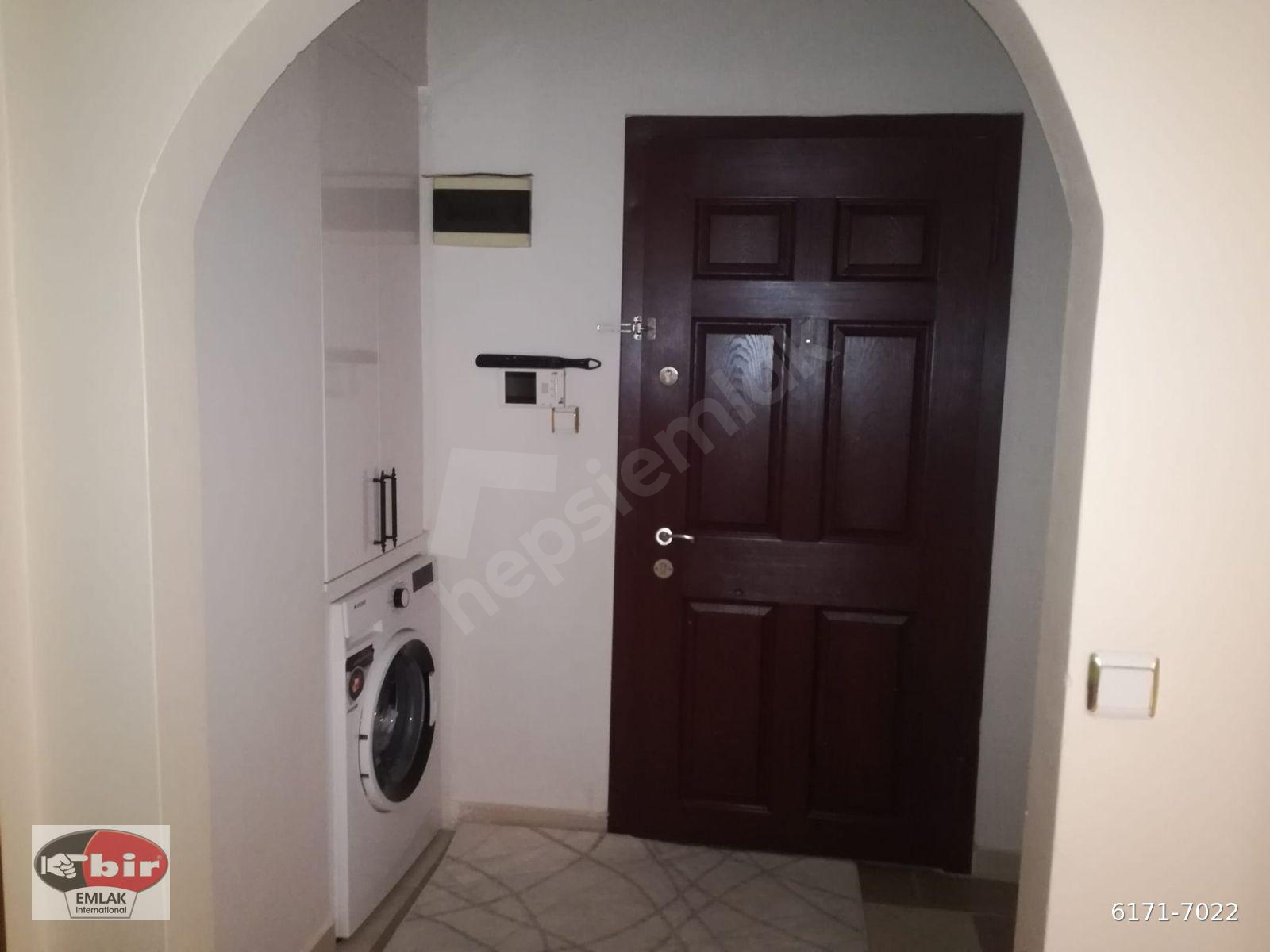 Bir'den Ceyhun Atuf Kansu Caddesi'nde arakat kiralık daire