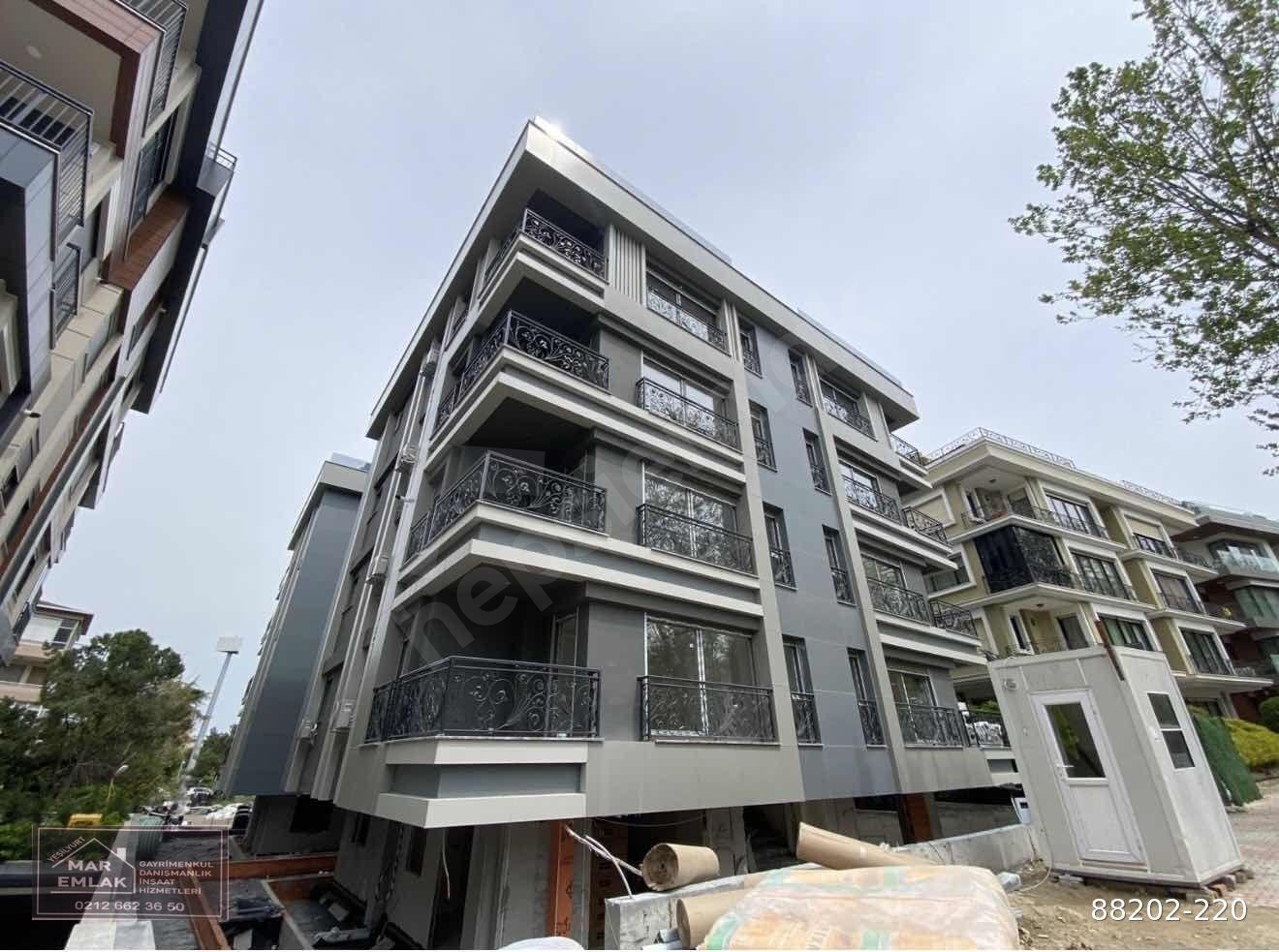 MAR EMLAK'TAN YEŞİLYURT'TA İYİ KONUMDA 125 M2 BRÜT 3+1 ARA KAT