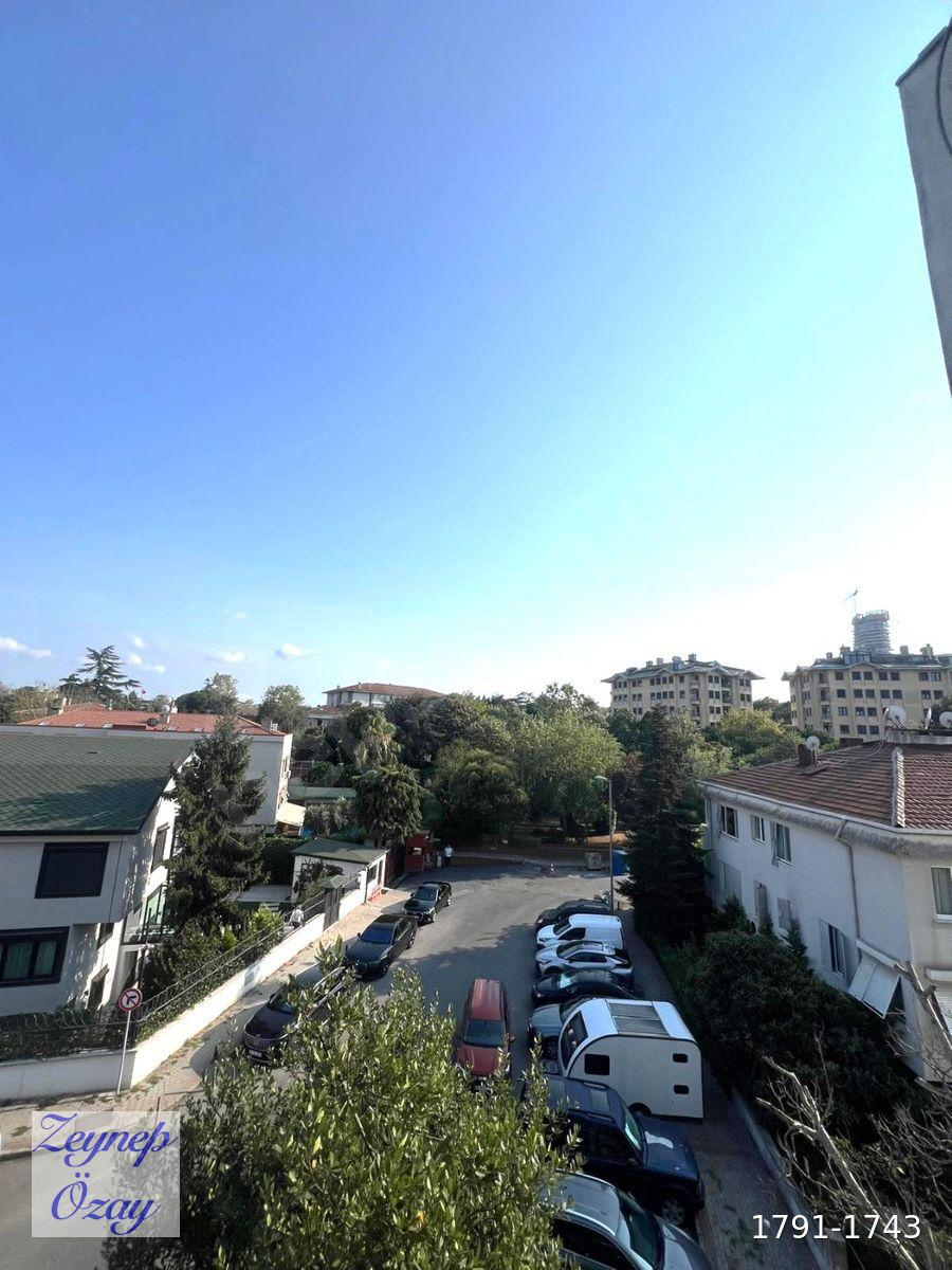 Etiler'de Kiralık 400 m2 Çatı Dubleksi