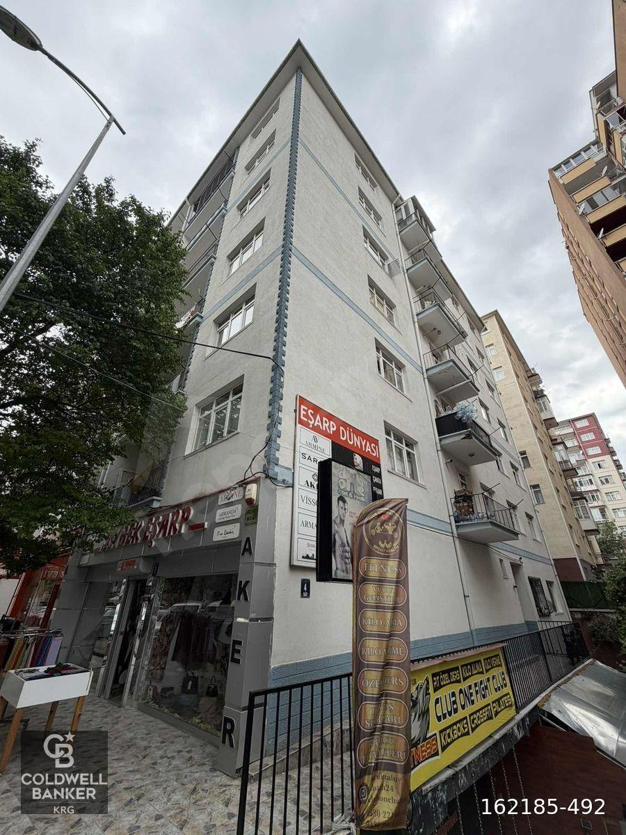 Hastane Metro Durağına Yakın Hazır Kiracılı 3+1 Satılık Daire