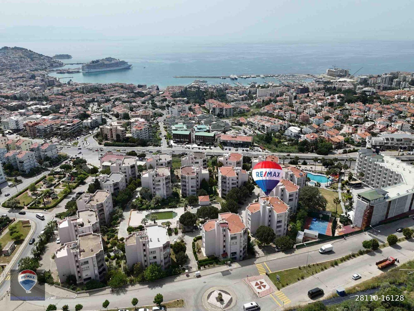 EGE MAH. BATI EGE YALIKENT SİTESİ'NDE SATILIK 3+1 DAİRE