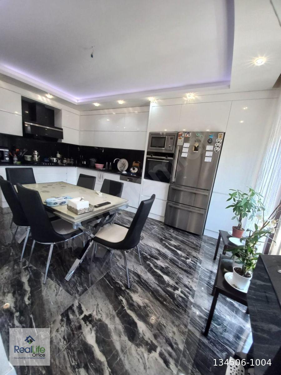 ADALET MAHALLESİ'NDE SATILIK LÜKS DAİRE