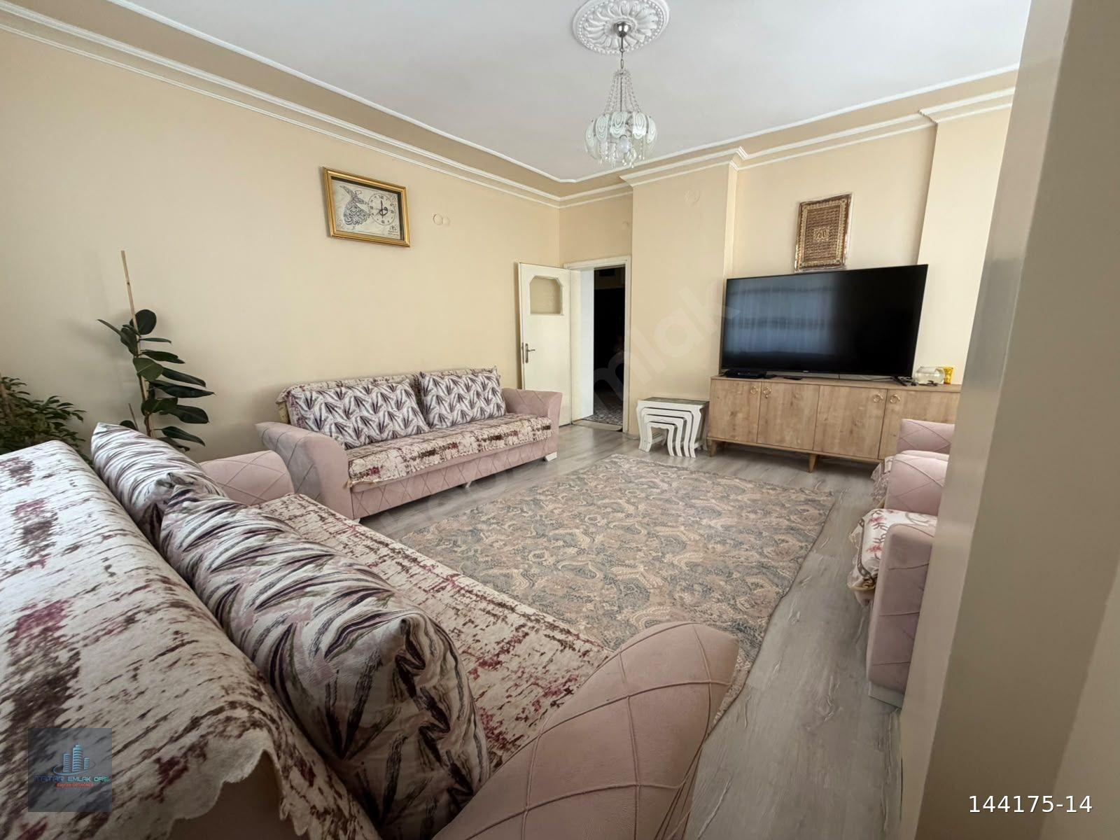 ERENLERDE KEÇECEİLER CADDESİ YAKINI 3+1 ARAKAT SATILIK DAİRE