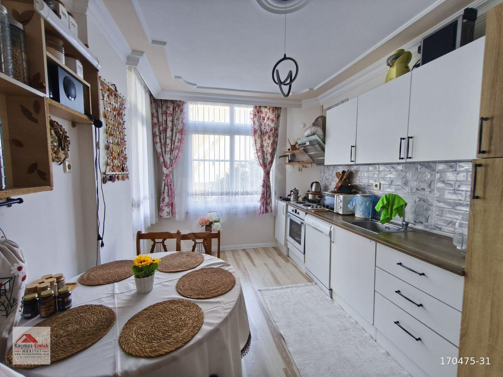 MEZİTLİ SEYMENLİ MAH DE, HAVUZLU SİTEDE MASRAFSIZ SATILIK DAİRE