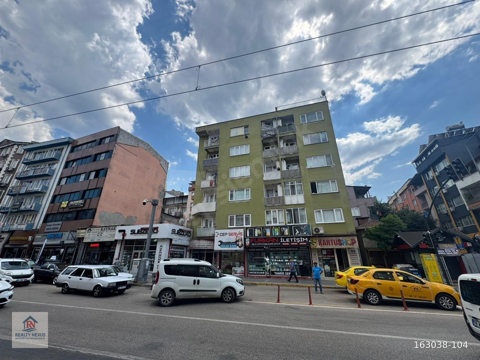 REALTY NEXUS'DAN KİRALIK 3+1 DAİRE ULUYOL'DA