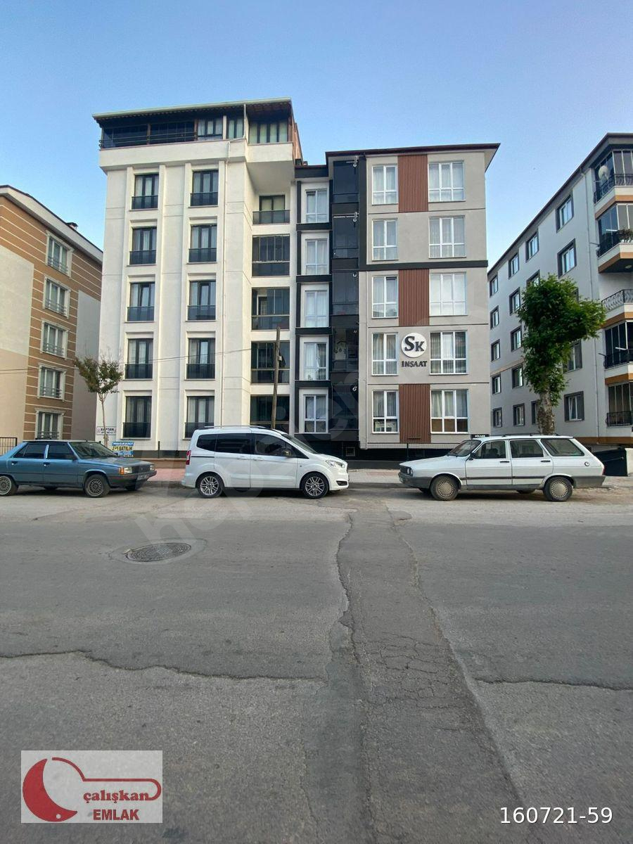 ÇALIŞKAN EMLAK'TAN SATILIK ÇANAKKALE PARKI ARKASI 2+1 DAİRE