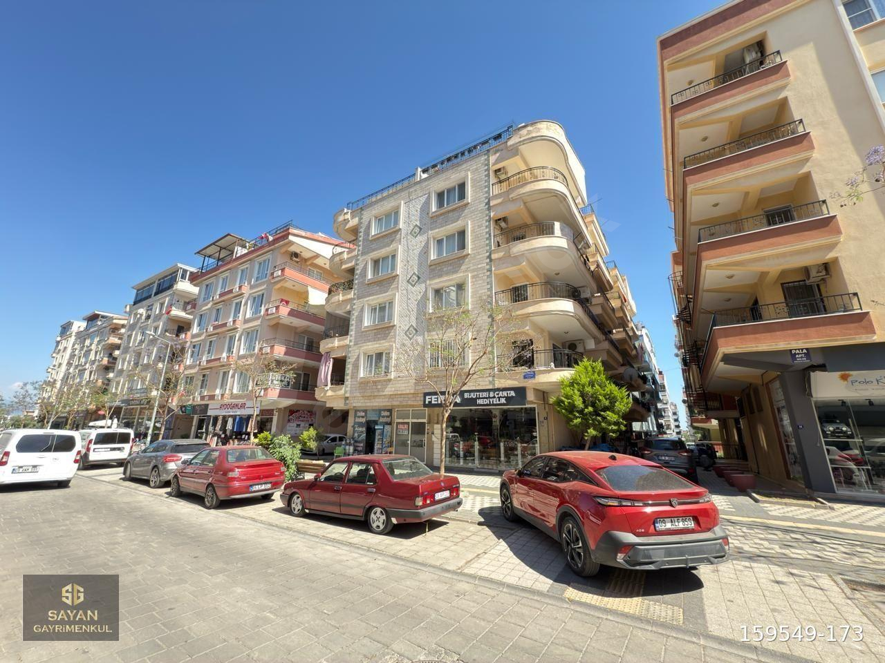 Sayan Emlak' tan Merkez' de 4+1 Ayrı Mutfak Dublex 160 m2