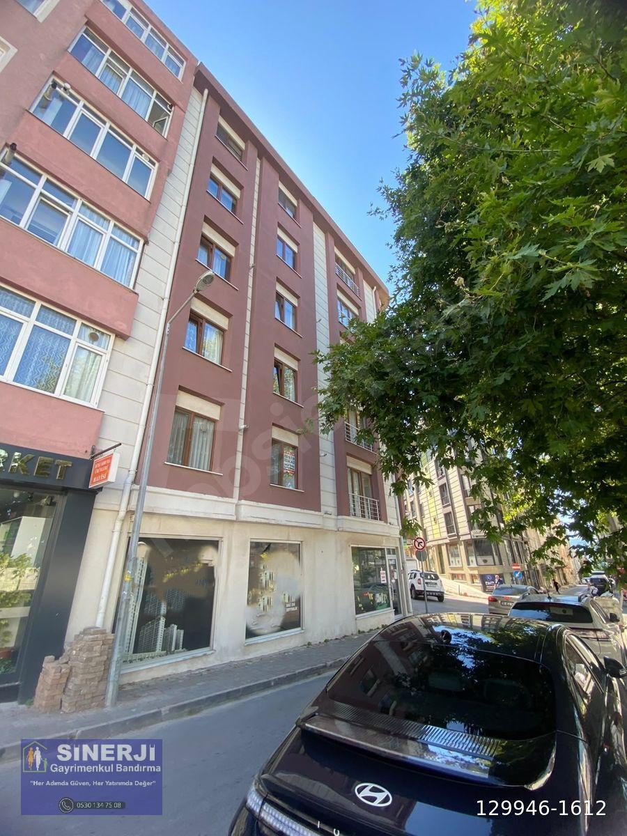 DEPOZİTOSUZ Çarşı Merkezde PTT Karşısı Ara Kat Full Eşyal 1+1 K.
