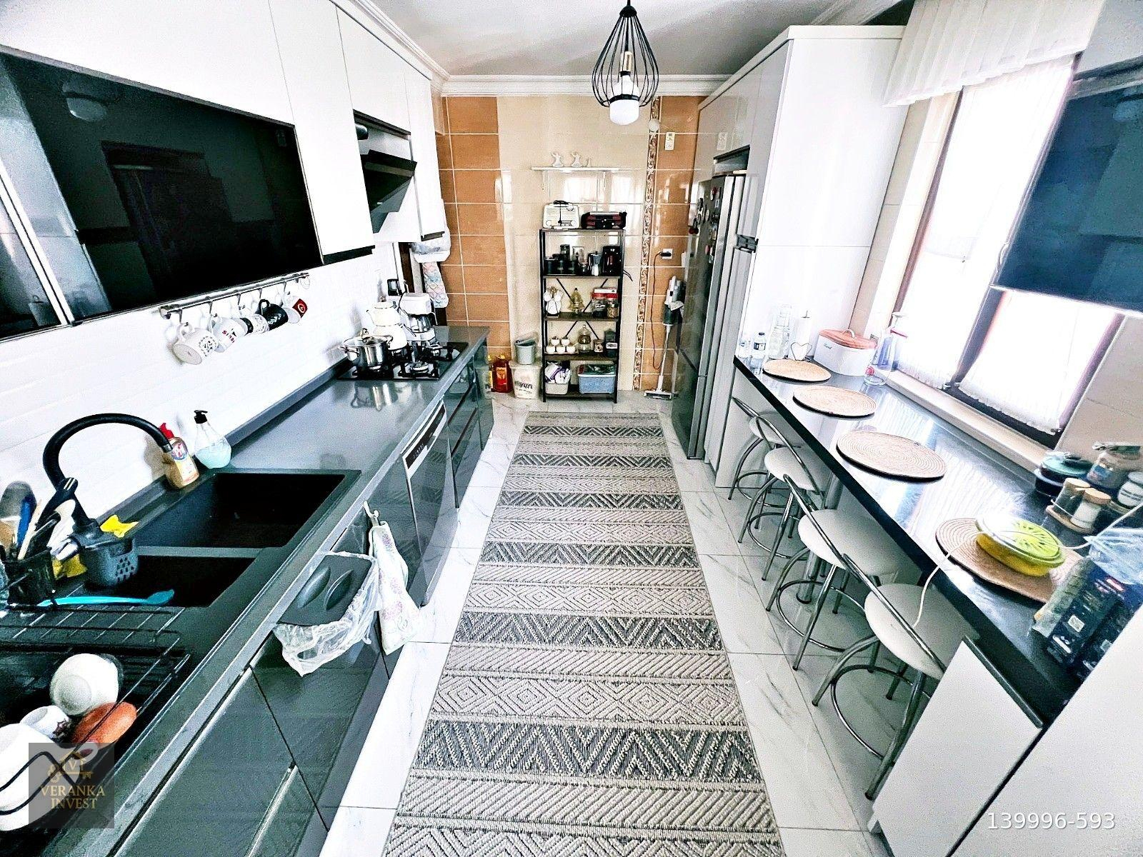 BURÇ MAHALLESNDE KIZILCAHAMAM CADDE ÜSTÜ FULL YAPILI SATILIK 5+1