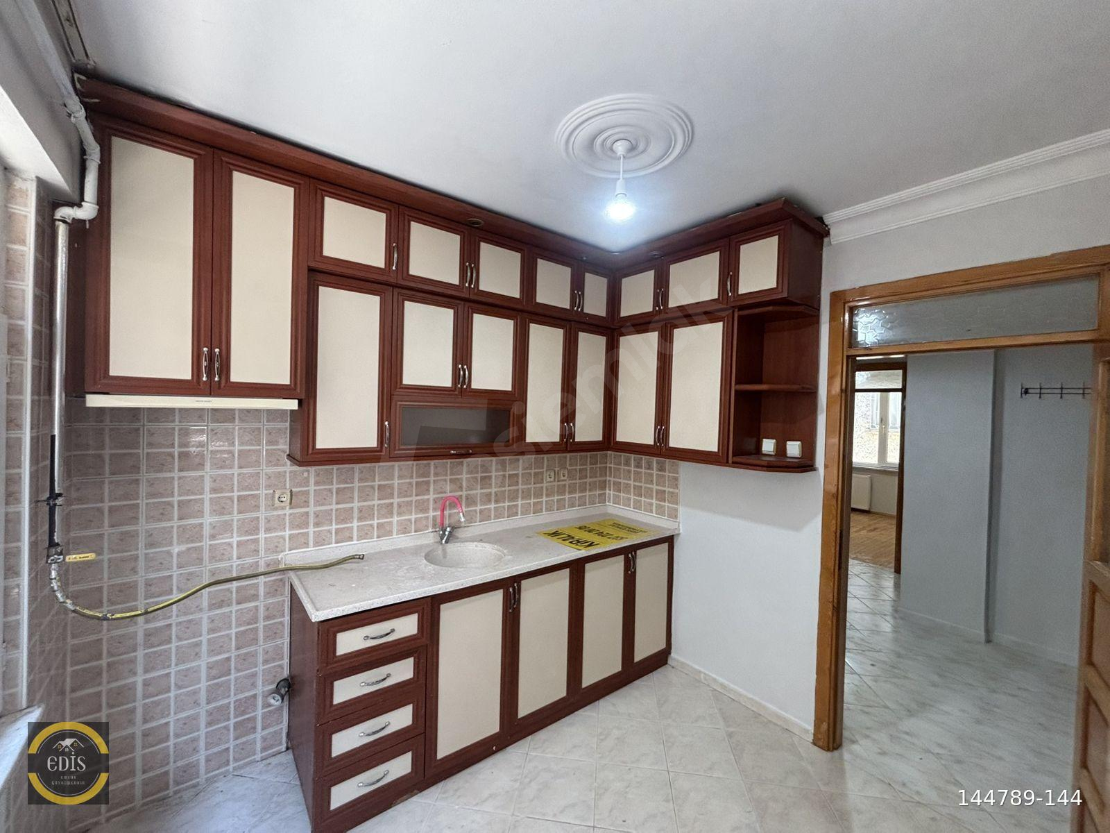 KAVAKPINAR MAHALLESİ’NDE KİRALIK DOĞALGAZLI DEPOZİTOSUZ 3+1 160 METREKARE DAİRE