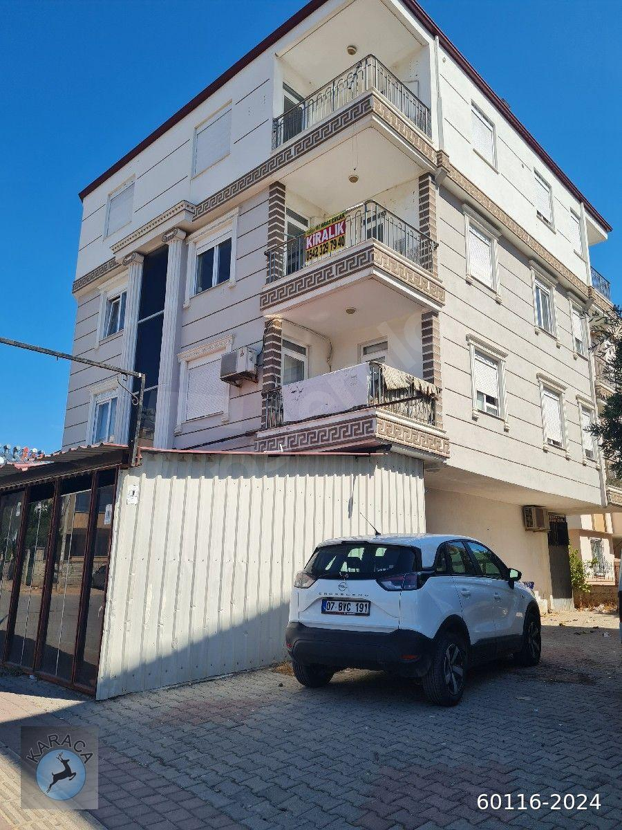 Dünya Göz e 800metre Yeniemek de 3 kat Asansörlü 2+1Güneyli Daire