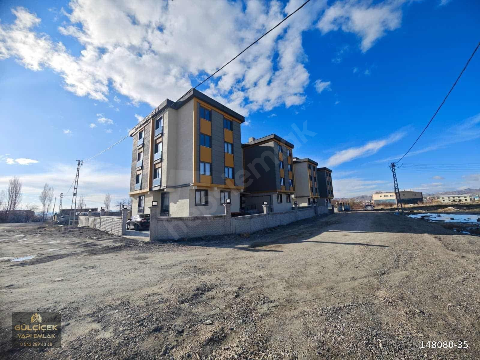 EDREMİT SÜBHAN MAHALLESİN'DE SATILIK 3+1 DAİRE