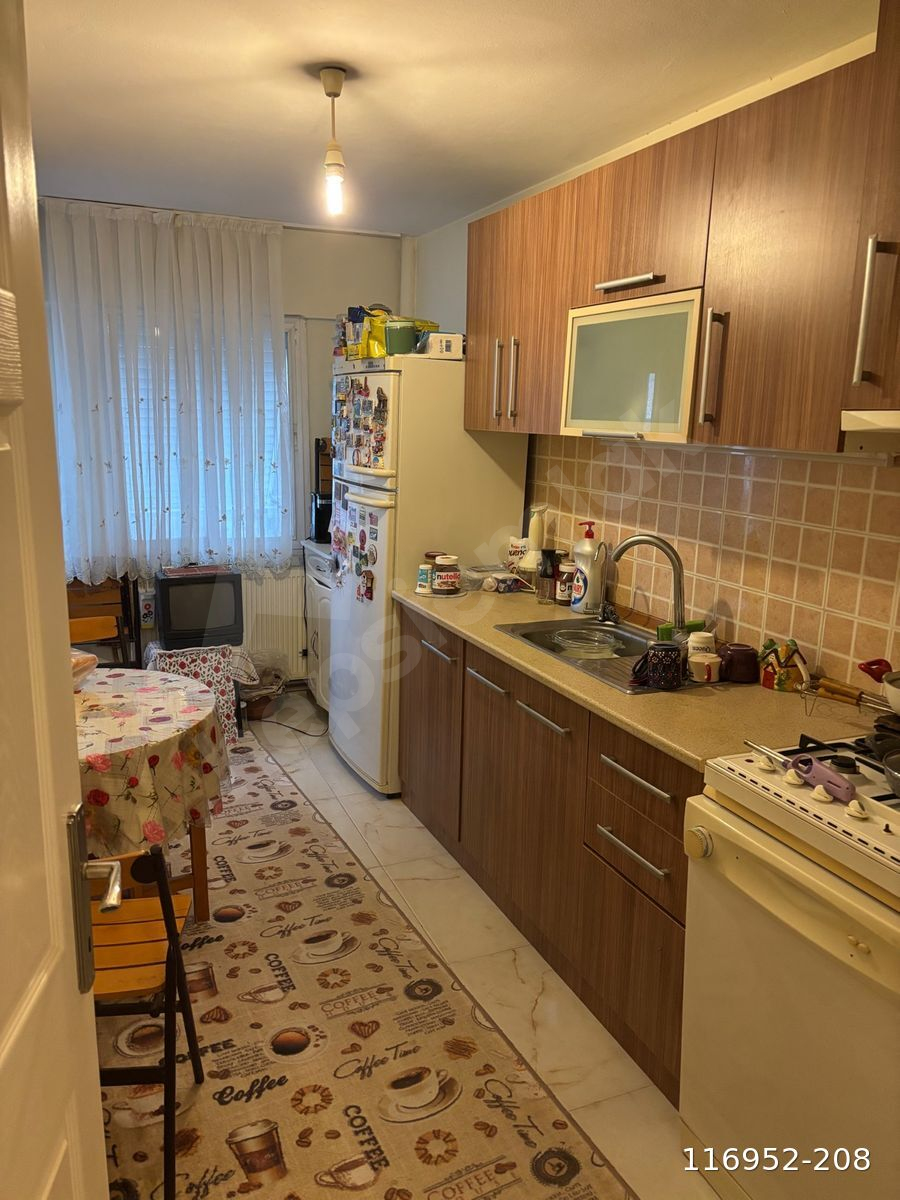BALÇOVA EKONOMİ ÜNV YAKINI ARAKAT ASANSÖRLÜ 2+1 DAİRE