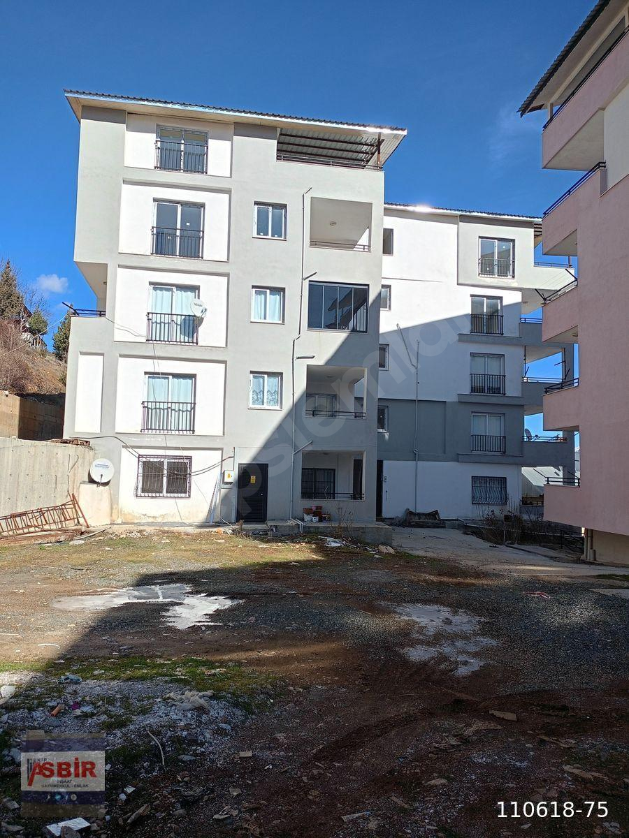 AKÇATEKİR'DE ÇARŞI MERKEZE YAKIN 2+1 DAİRE