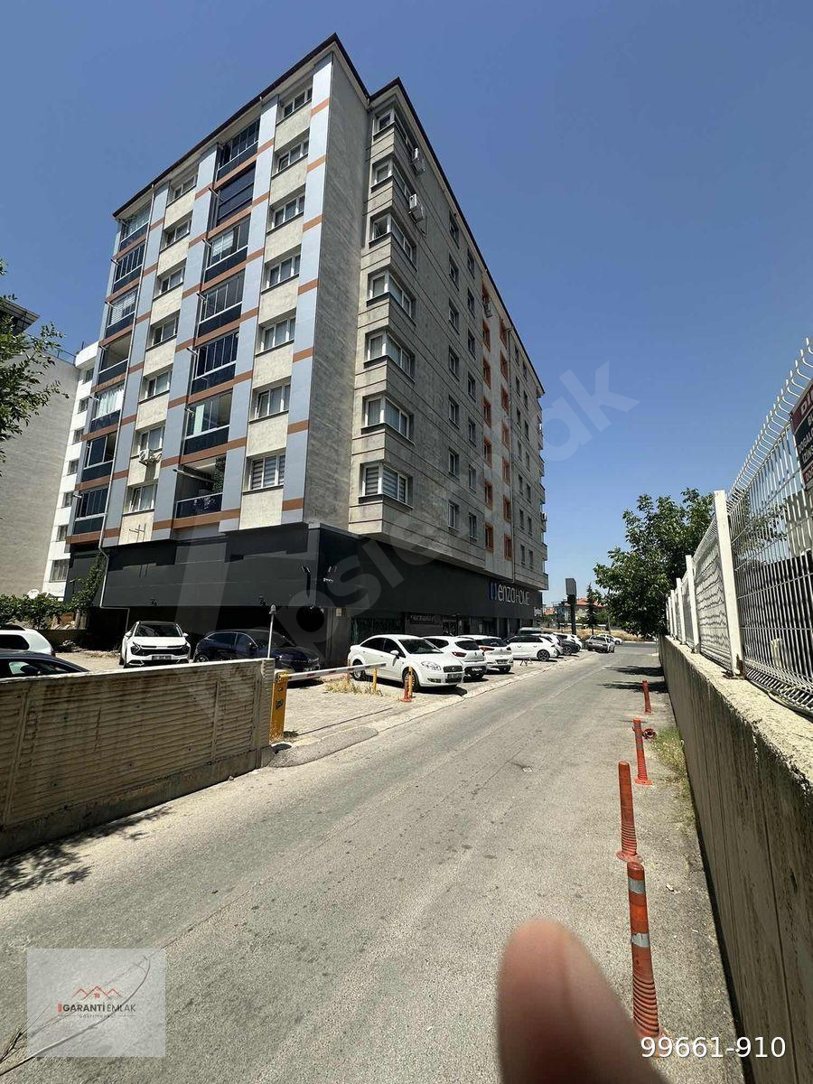 Uşak,Merkez,Fevzi Çakmak mah.3+1 kiralık ofis