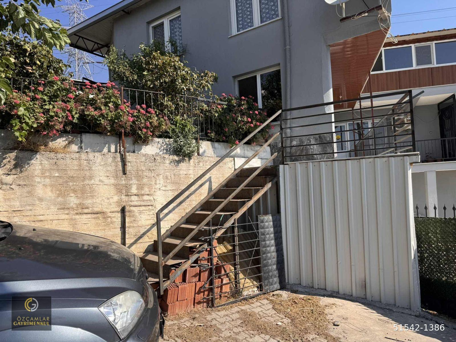 BORNOVA EĞRİDERE MAHALLESİNDE KİRALIK 1+1 DAİRE | 60 m²