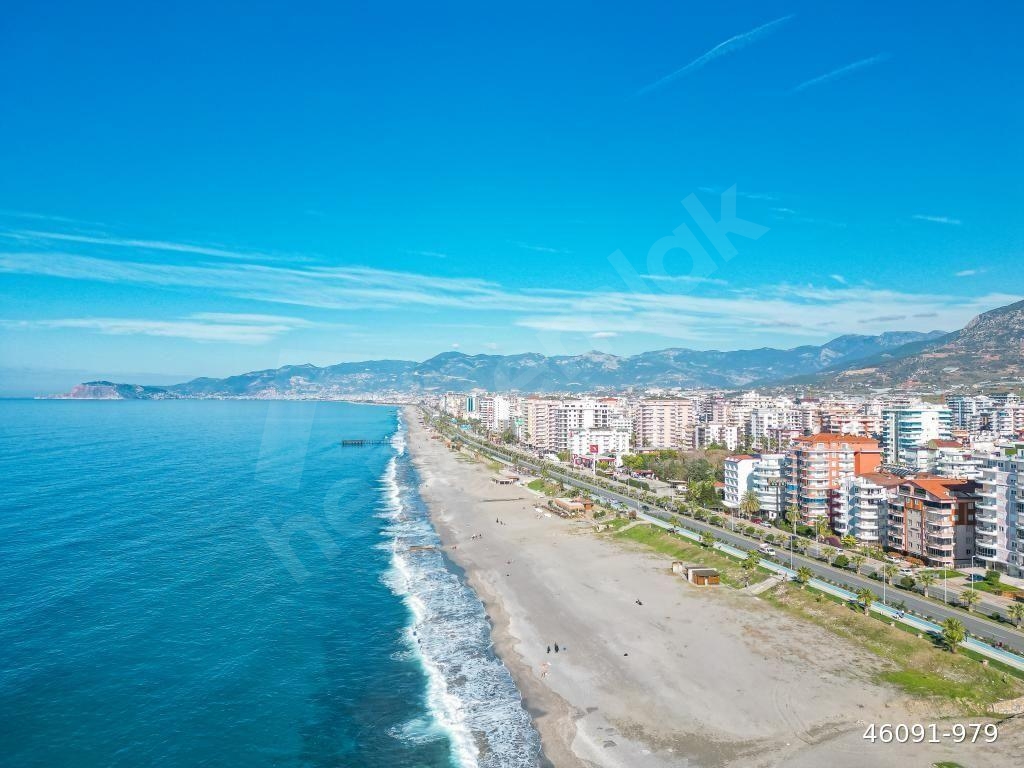 Mahmutlarda Denize Sıfır Sitede 2+1 Daire