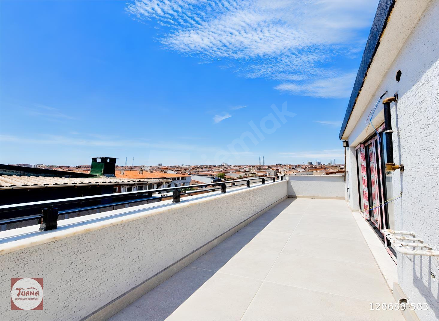 AVCILAR METROBÜSE YAKIN 2+1 TERASLI KİRALIK SIFIR DAİRE
