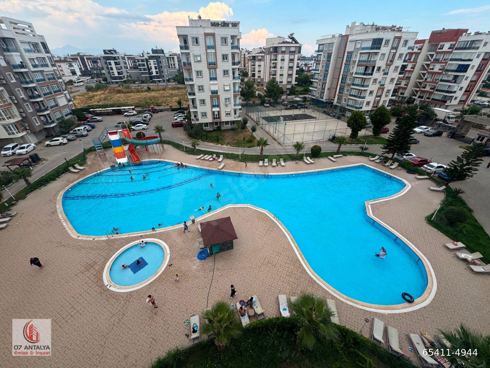 Göksu'da Aqua Havuzlu 2+1 Ayrı Mutfak Arakat