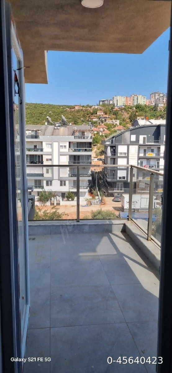 Antalya Göçerler havuzlu manzaralı 1+1daire
