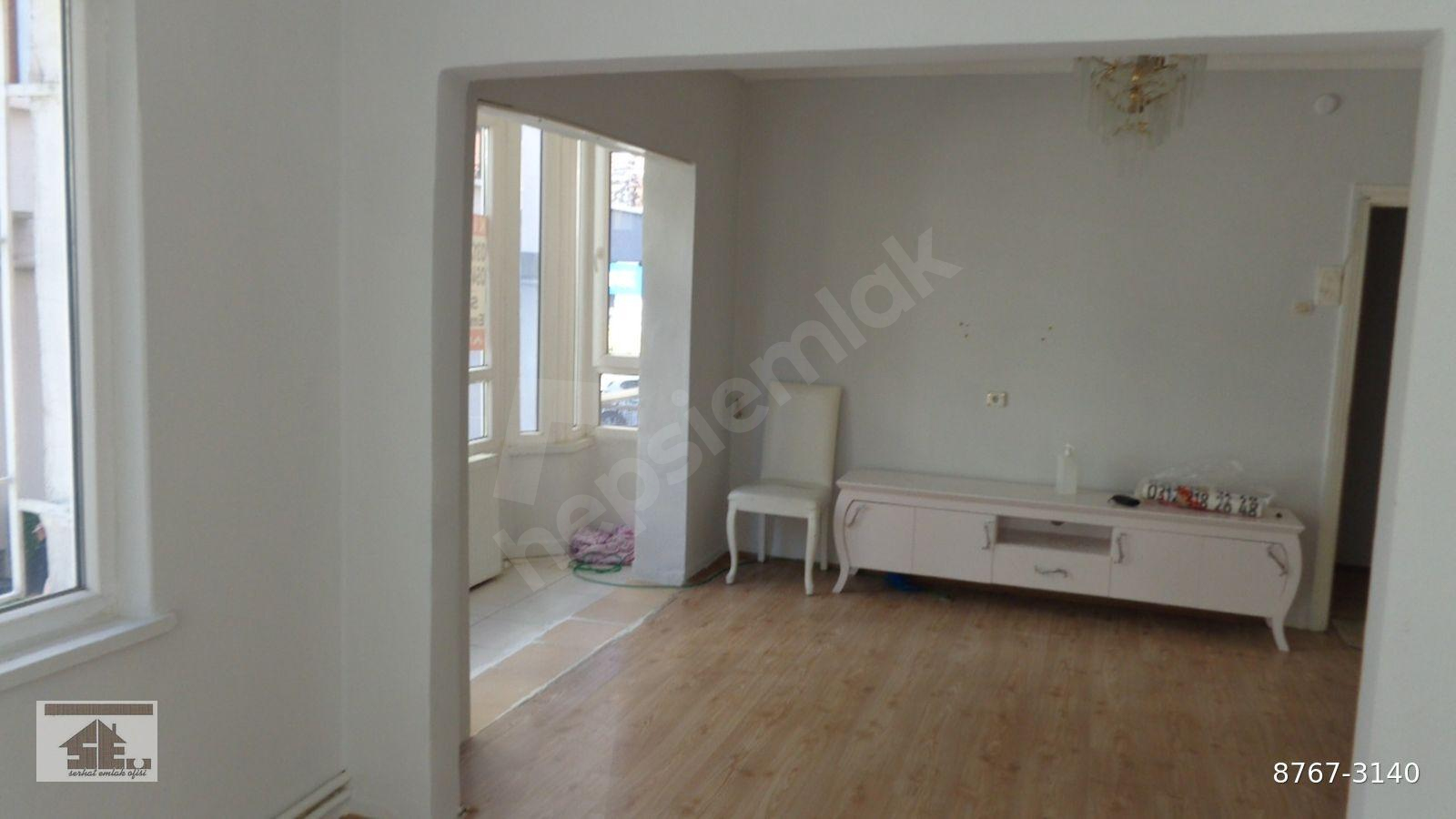SERHAT EMLAK'TAN GAR CADDESİN'DE KATTA KİRALIK DAİRE