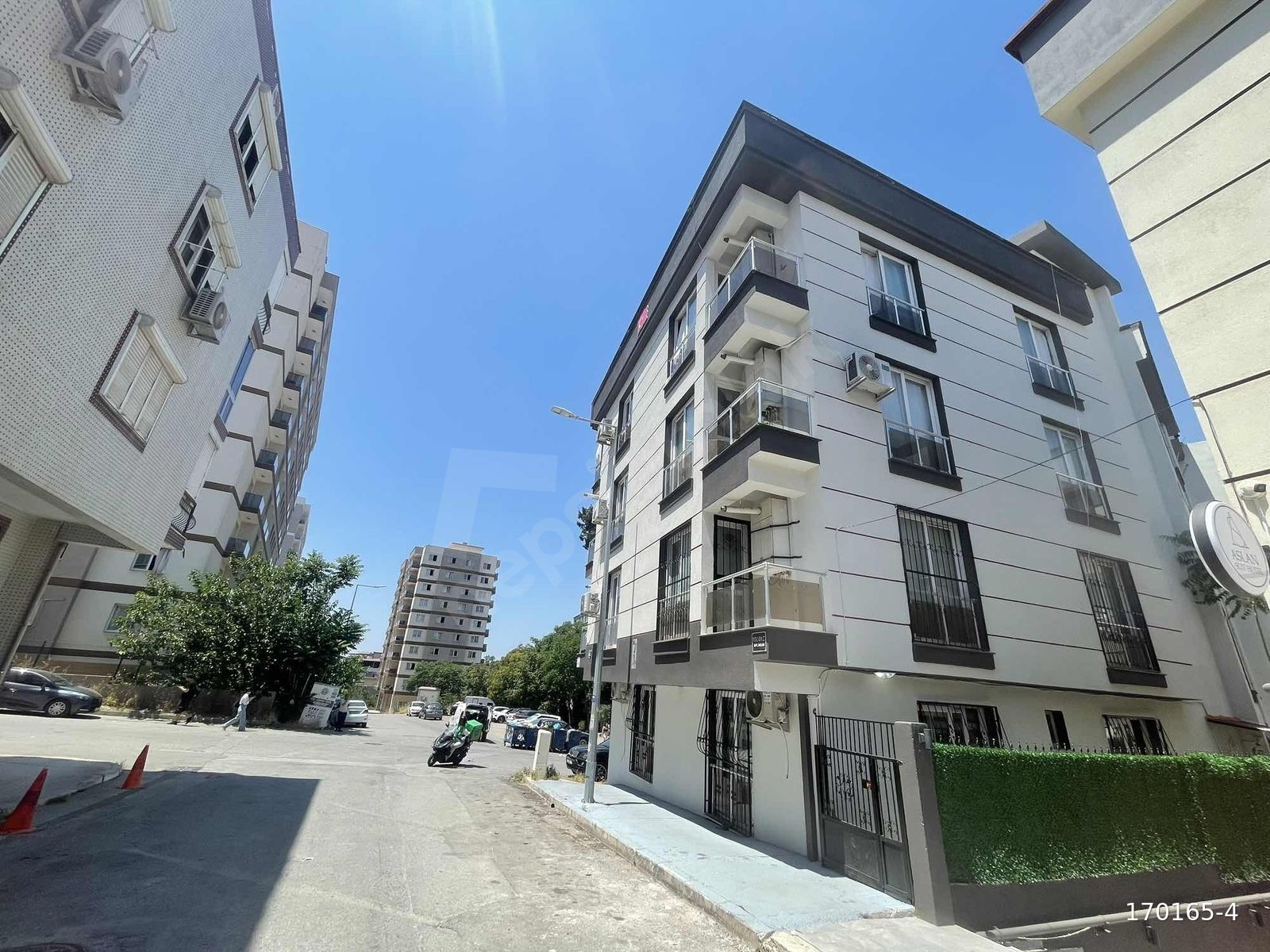 BUCA KURUCESME MAH GENİŞ 1+1 EŞYALI KİRALIK DAİRE