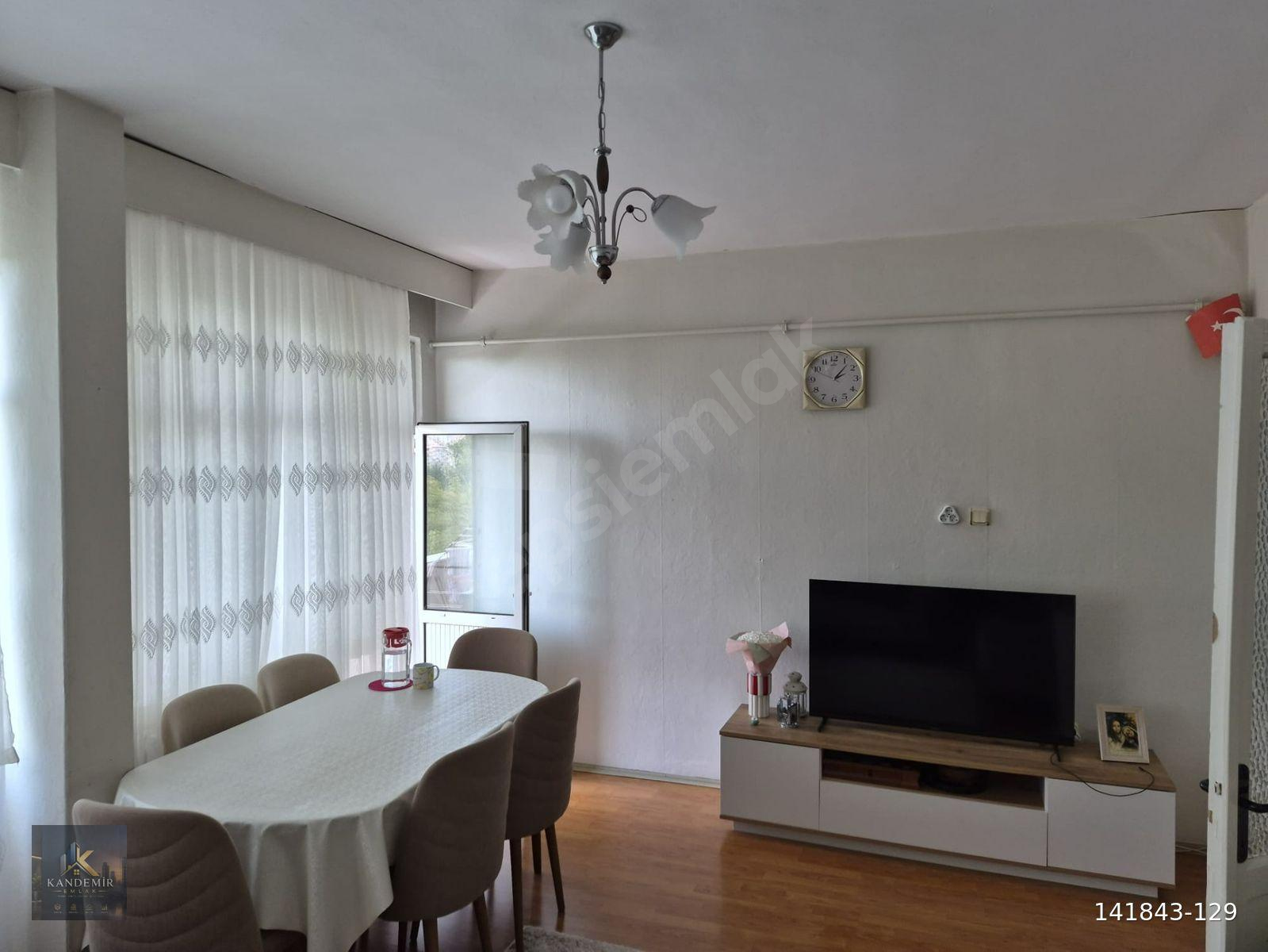 MERTER A.NAFIZ GÜRMAN MAH. 2+1 4.KAT 65 M2 ASANSÖRLÜ DAİRE