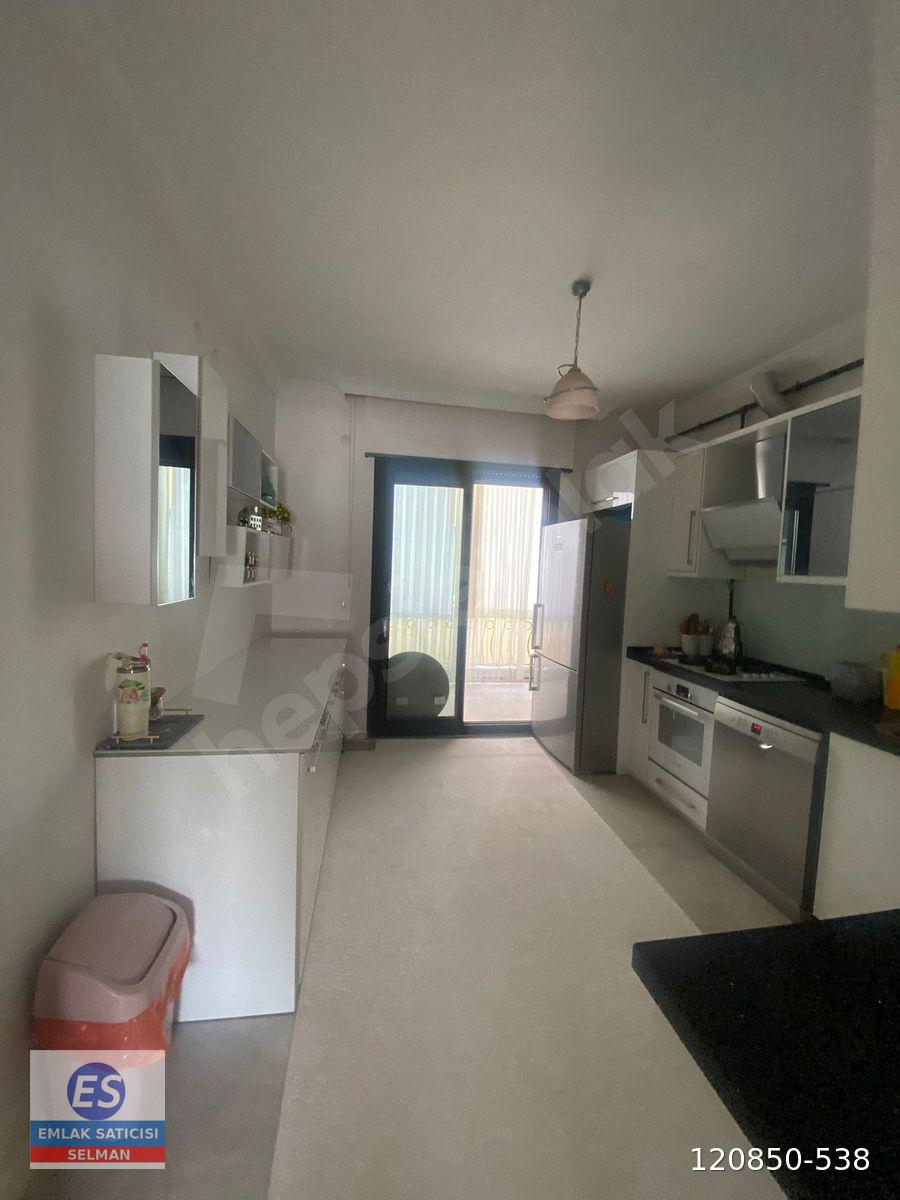 Ataşehir de satılık yeni bina 5+1 teraslı süper konumda yani
