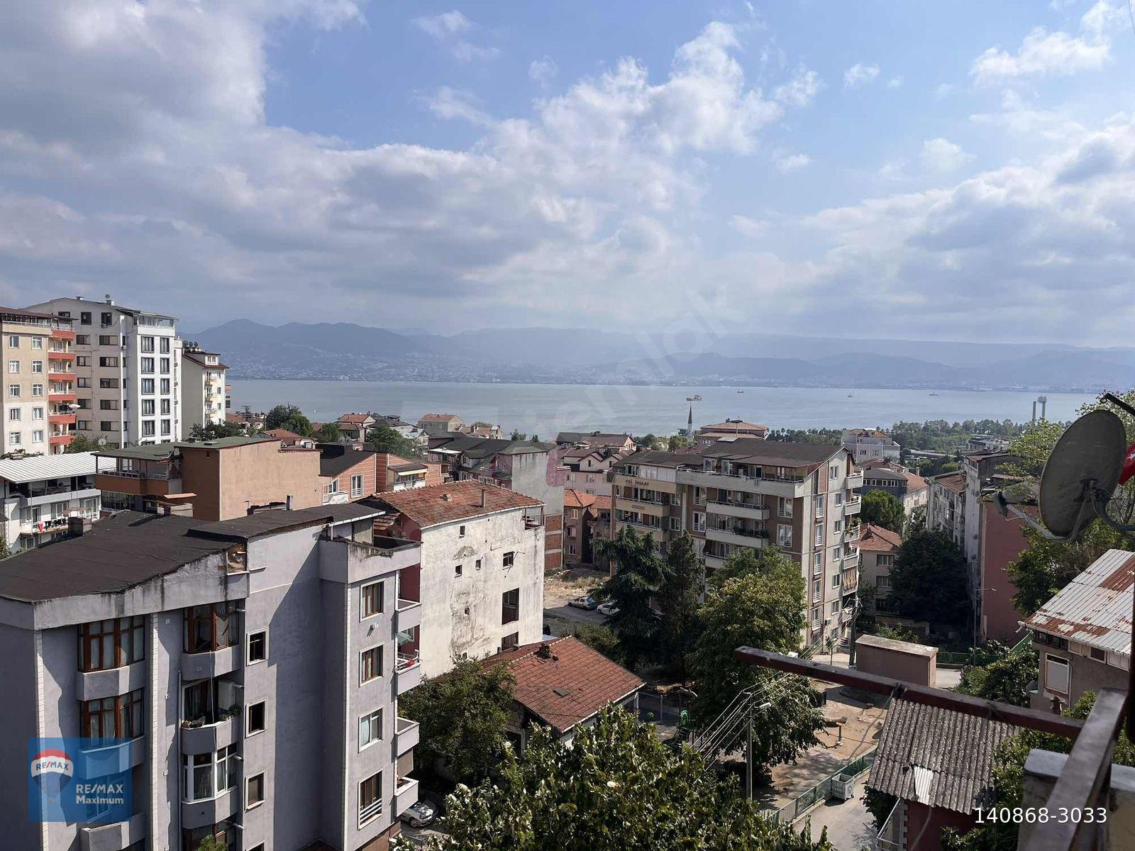 İzmit Orduevi Arkası Deniz Manzaralı 3+1 Kiralık Daire