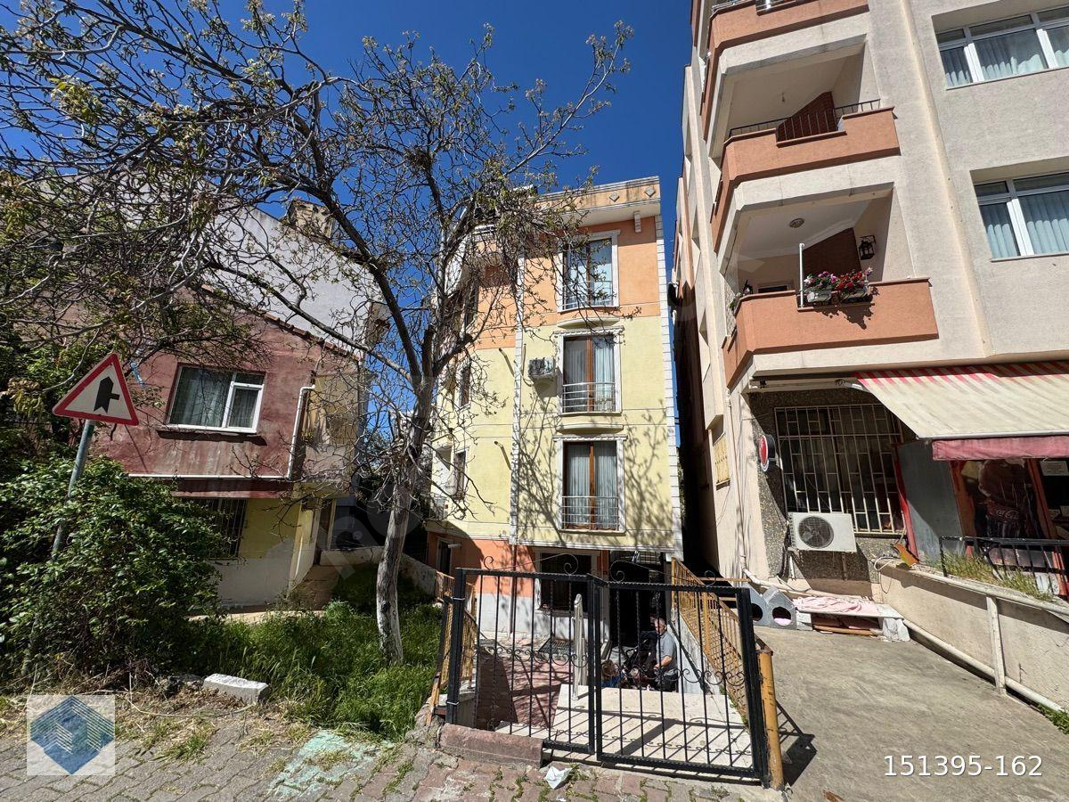 ATAŞEHİR ÖRNEK MAHALLESİNDE SATILIK TERS DUBLEKS 3,5+1 DAİRE