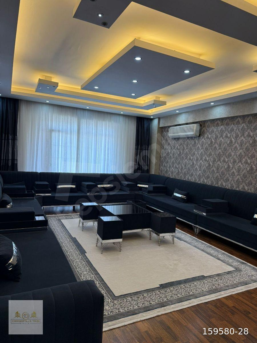 KARAKÖPRÜ KARŞIYAKA MAHALLESİNDE 4+1