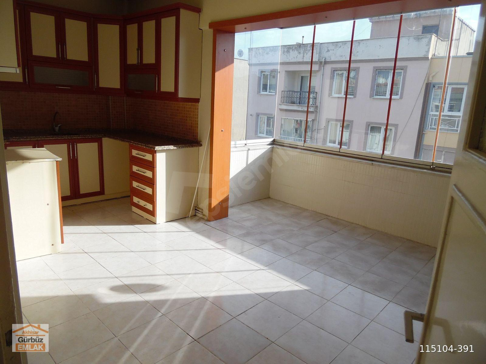 AKHİSAR GÜRBÜZ EMLAK TAN PAŞA MAHALLESİ 1.NAKLİYE CADDESİNDE 5.KAT DOĞALGAZLI KÖŞE SATILIK DAİRE