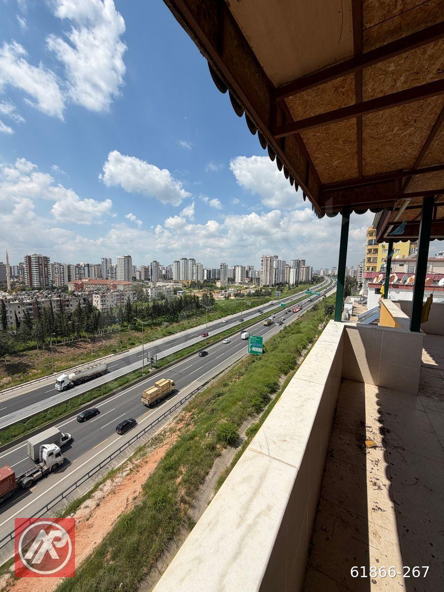 BELEDİYE EVLERİNDE 2+1 AÇIK MUTFAK ÇİFT BANYO TERASLI