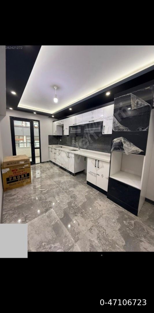 ÇORLU'NUN GÖZDE LOKASYONUNDA , YATIRIMA UYGUN 3+1 FERAH DAİRE
