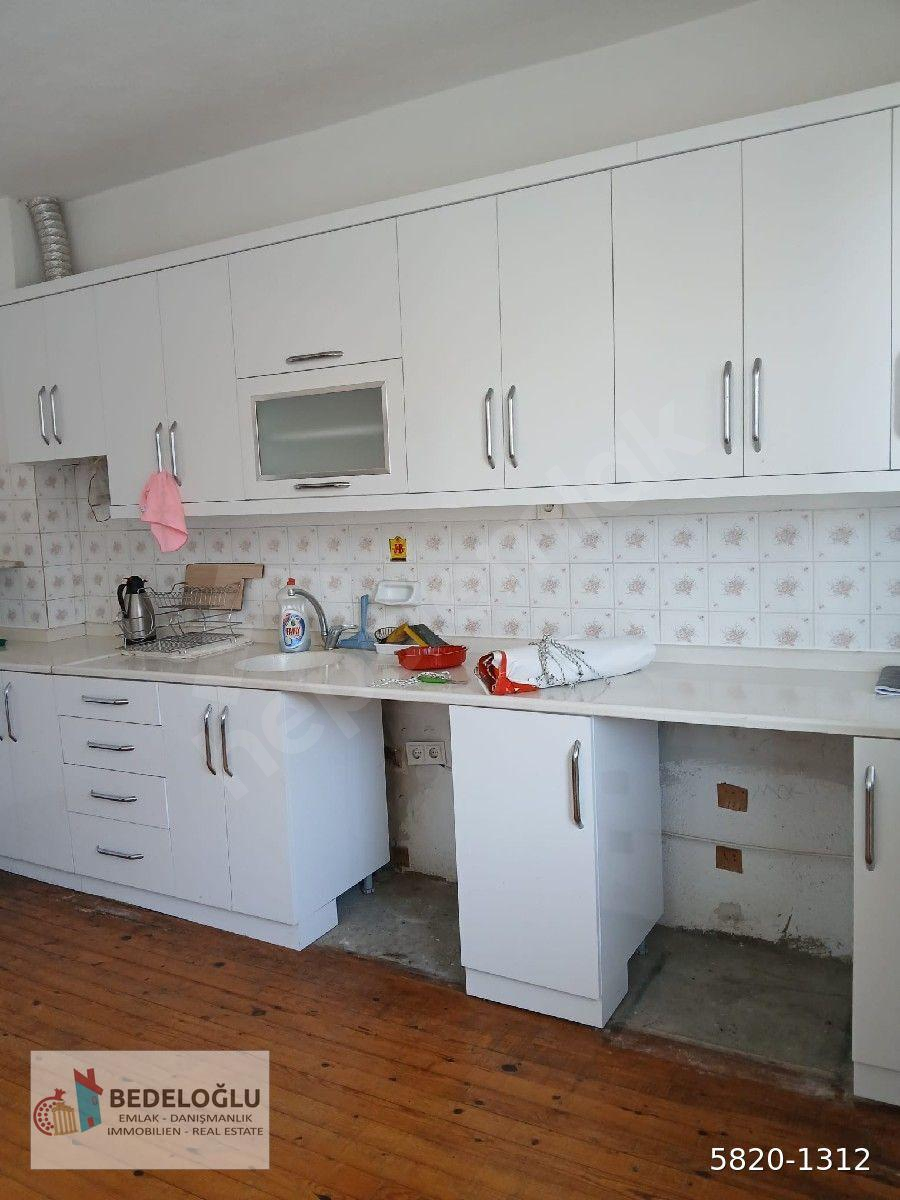 sarı köprüye yakın manavgatın merkezinde mutfak banyo yeni ırmağa 1.parselde 3+1arakat