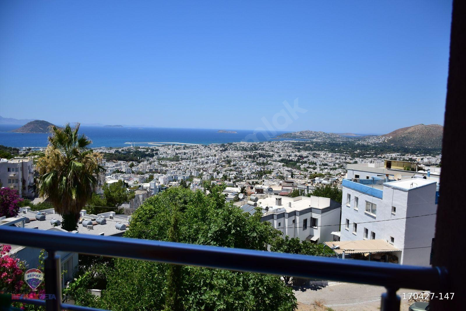 Bodrum'da Kapanmaz Deniz Manzaralı, Masrafsız Üst kat 2+1 Daire