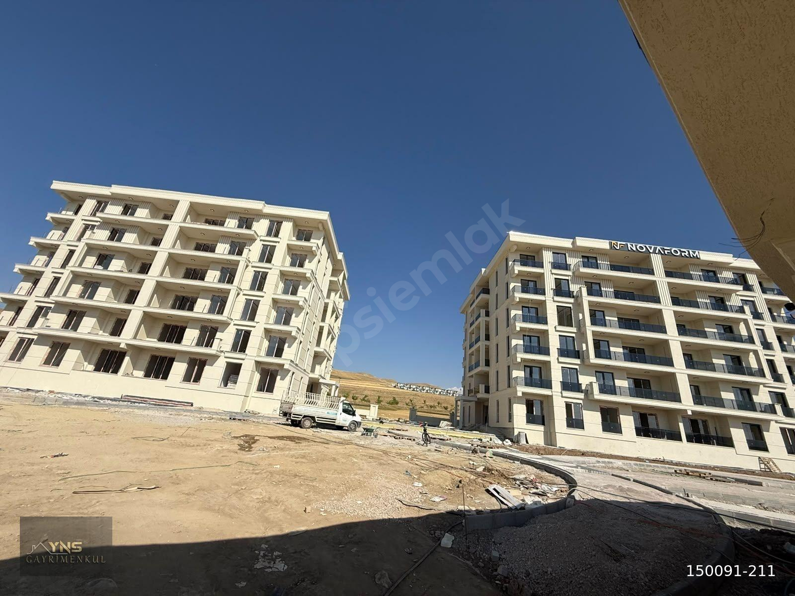 Elmalıkta Lüksün Adresi:5.000m² Peyzajlı Sitede Satılık 3+1