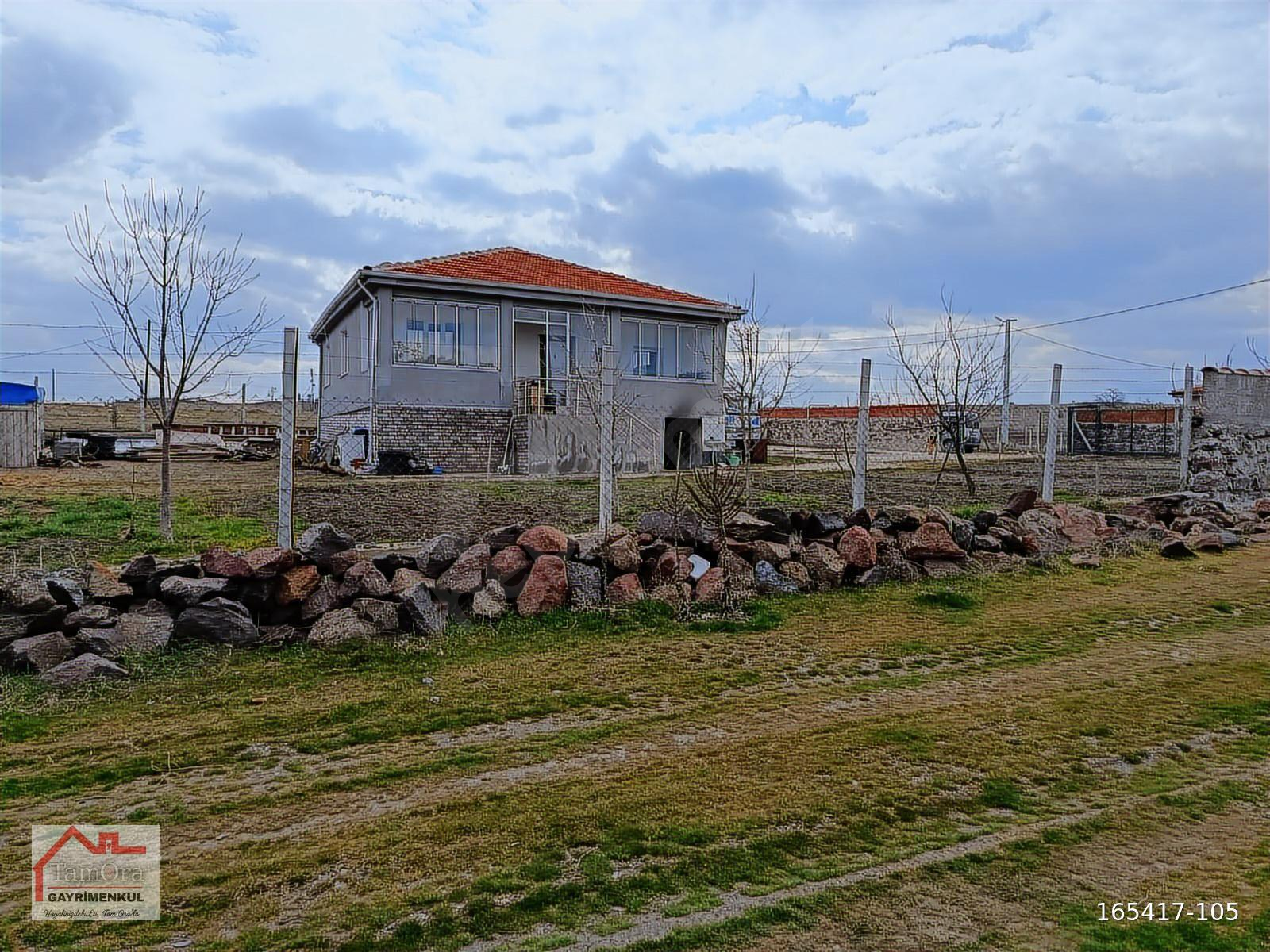 DUTLUCADA SATILIK LAV TAŞI DUVARLI 1040 M2 BAHÇELİ MÜSTAKİL EV