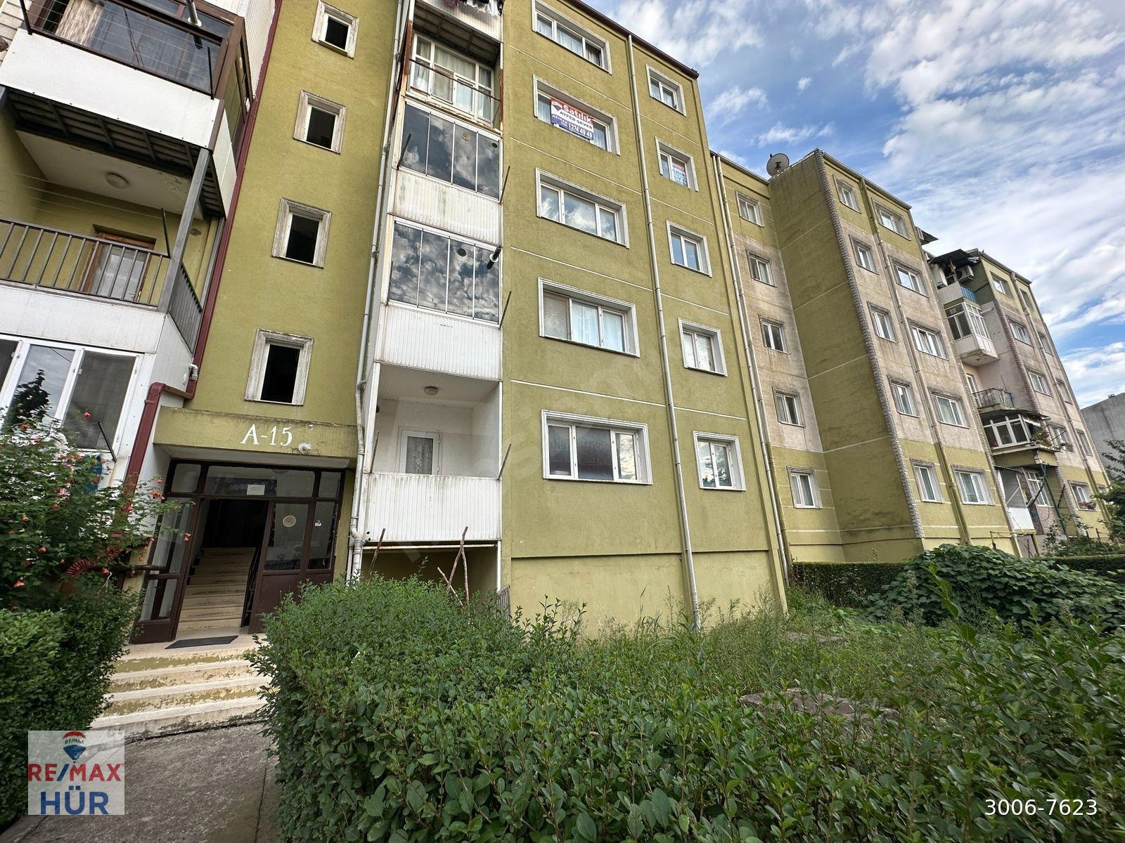 SATILIK FERİZLİ GÖÇMEN BLOKLARI BAKIMLI SORUNSUZ 2+1 DAİRE