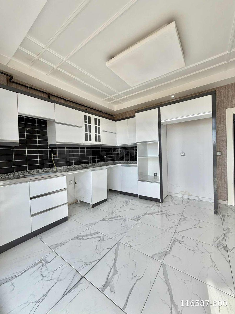 BAĞCILAR'DA PİYALE DÜĞÜN SALONU CİVARINDA KİRALIK 3+1 DAİRE